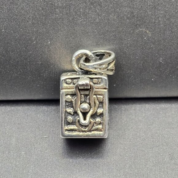 VTG 925 Sterling Silver 3D Prayer Box Pendant .75" Repoussé Design Signed DHS - Picture 2 of 12